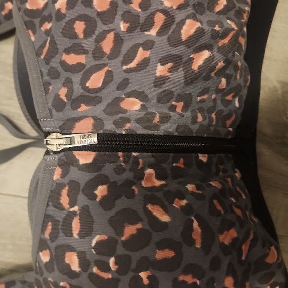 Victoria Secret  Sport Bra 38DDD Animal Print - Picture 3 of 6
